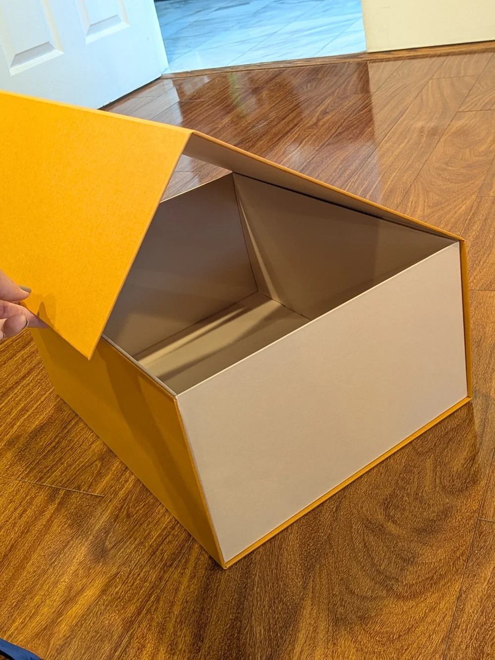LOUIS VUITTON Orange Luxury Accessory Box & ribbon